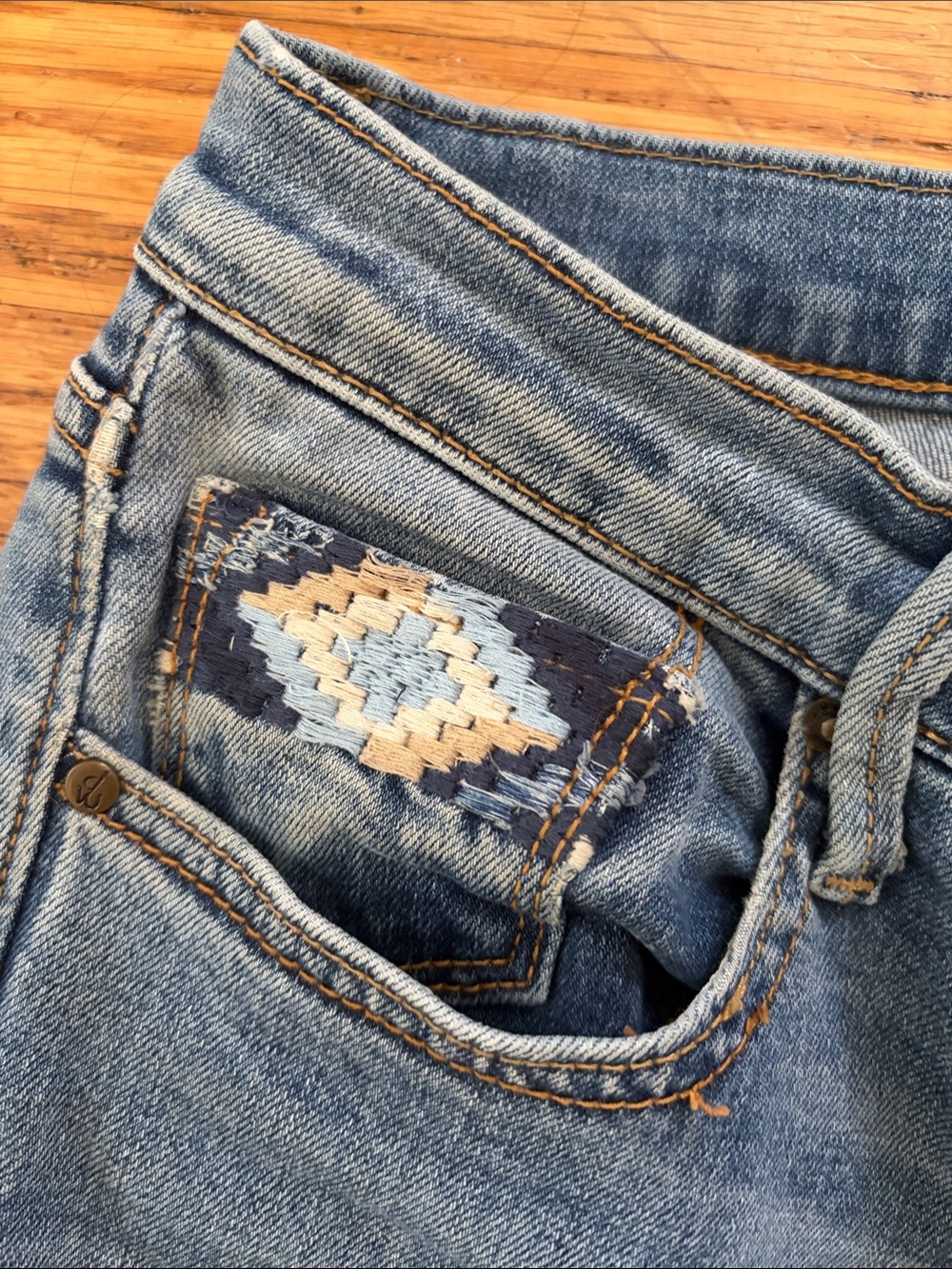 DRIFTWOOD Colette cropped embroidered jeans Size 28